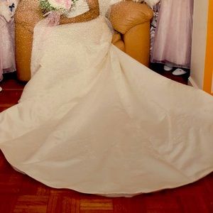 Wedding dress gently used cathedral train